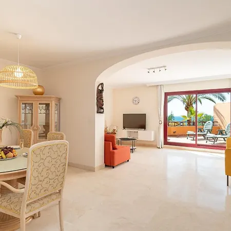 Paradise Retreat In Estepona 埃斯特波纳