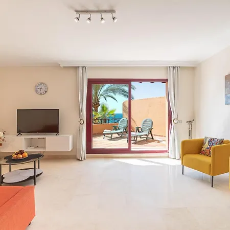 Paradise Retreat In Estepona 公寓 *