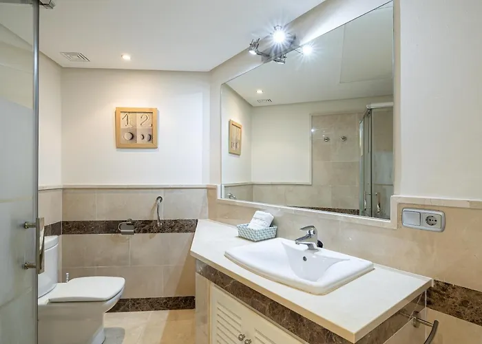 Paradise Retreat In Estepona 公寓 埃斯特波纳