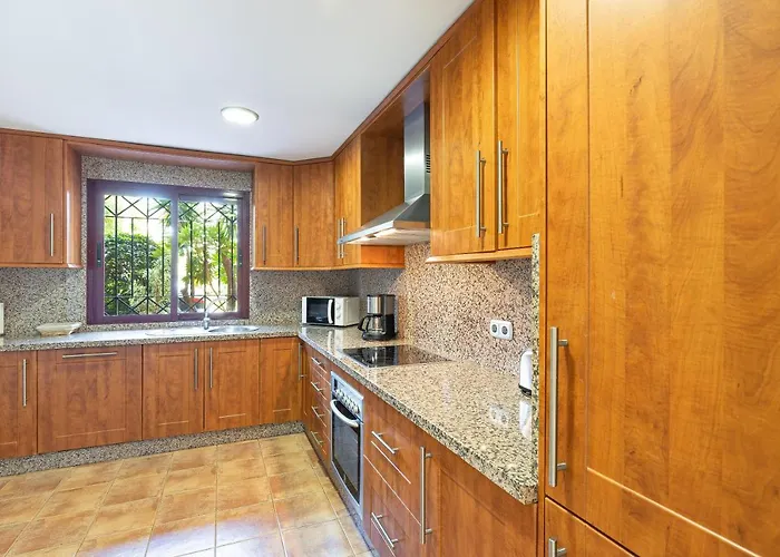 Paradise Retreat In Estepona Апартаменты